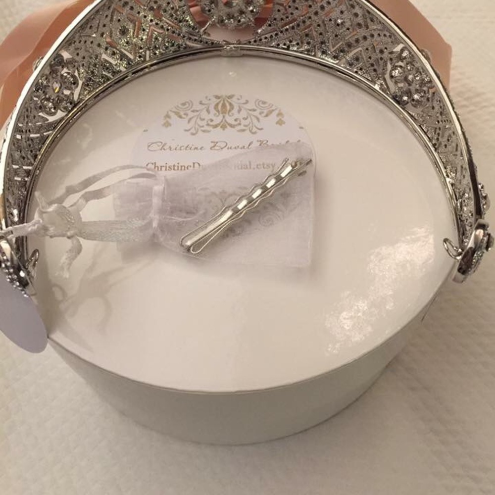 Tiara - Picture 6 of 6